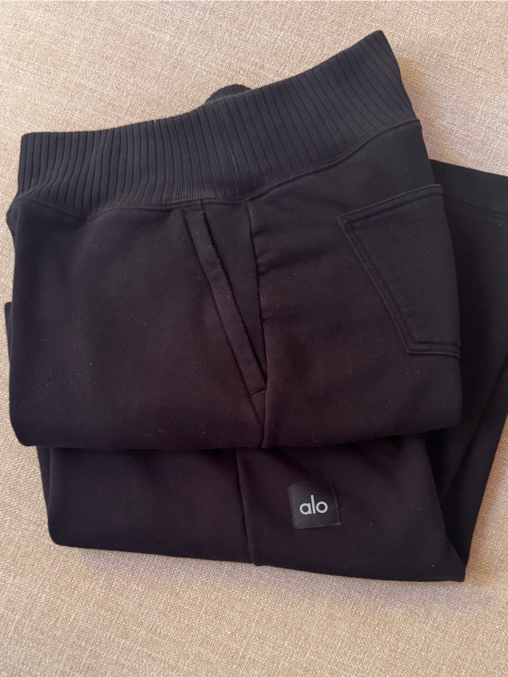 Alo Yoga Serenity Wide Leg Sweatpant in Black - Size Medium